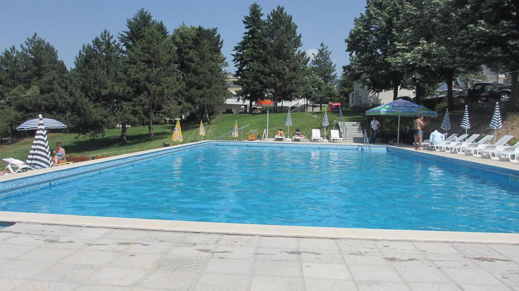 Балнеохотел Роза Strelča Exteriér fotografie