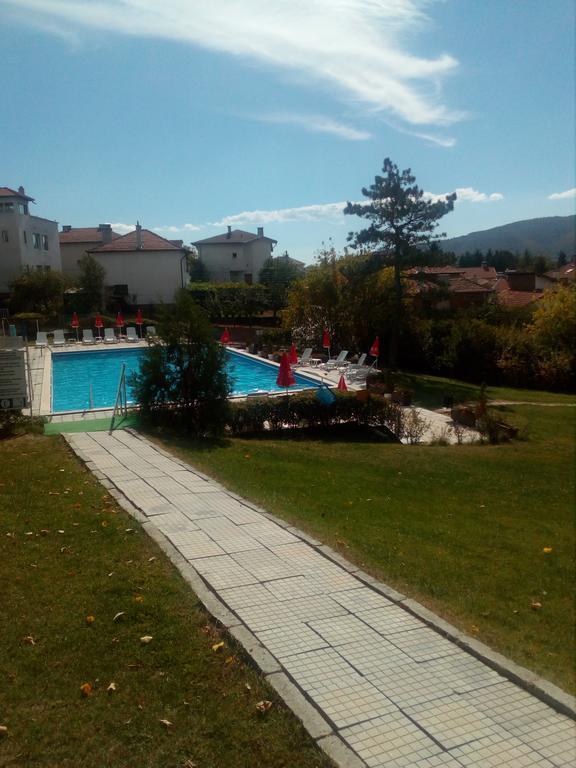 Балнеохотел Роза Strelča Exteriér fotografie